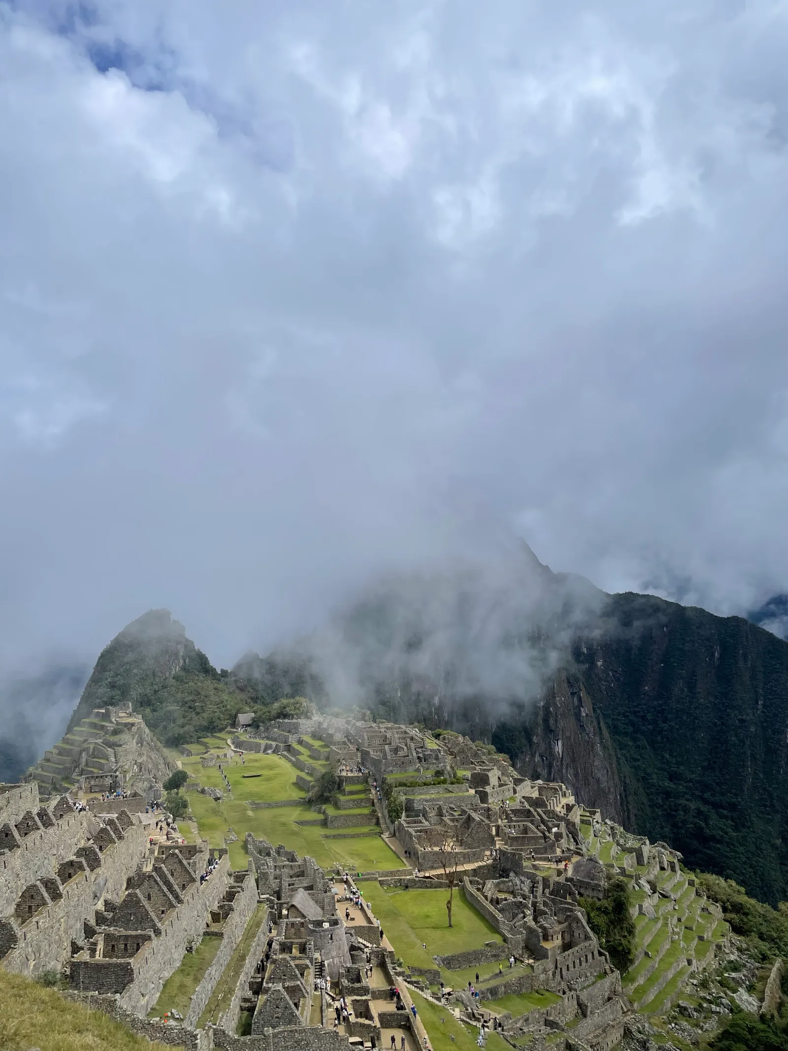 Machu Picchu entre las nubes